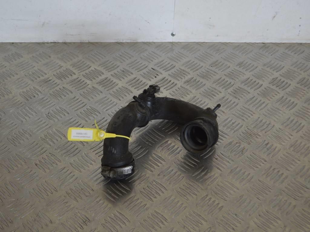 Патрубок воздушного фильтра