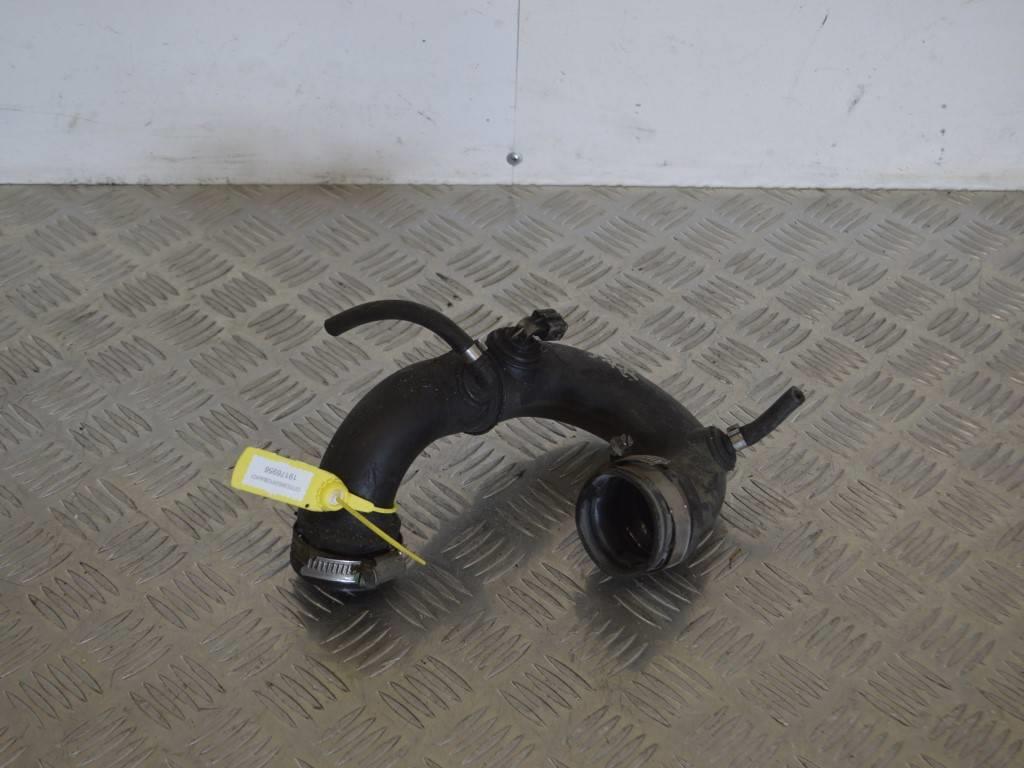 Патрубок воздушного фильтра