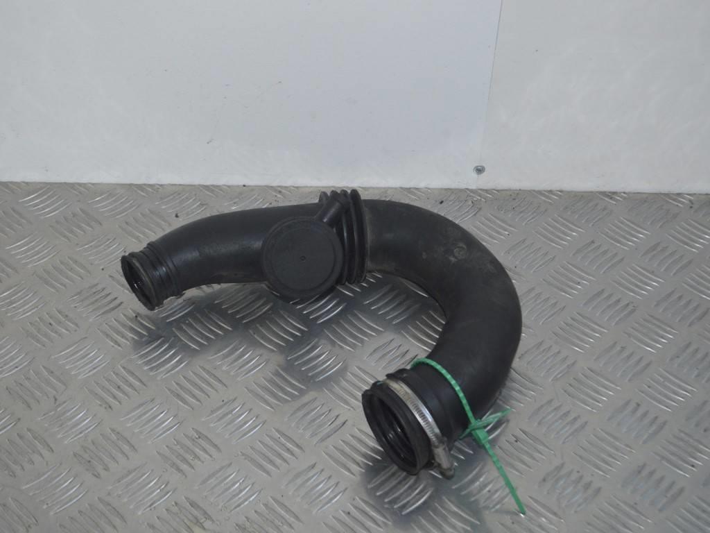 Патрубок воздушного фильтра