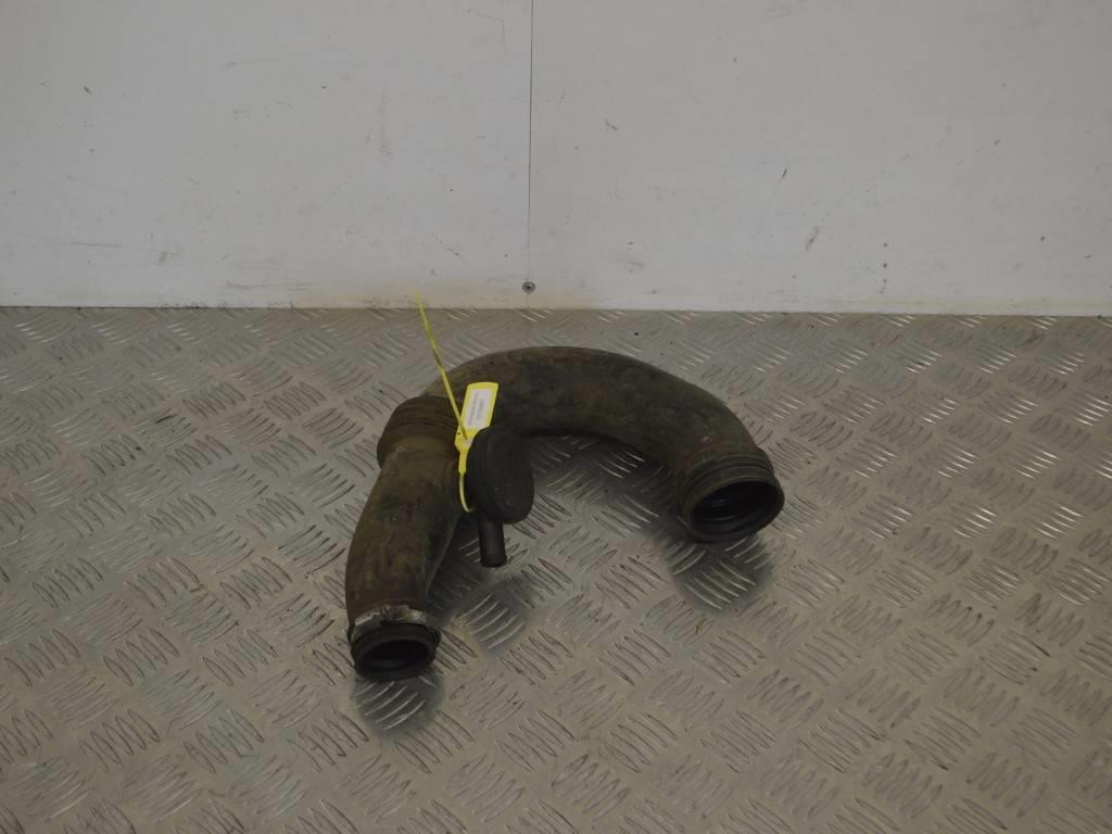 Патрубок воздушного фильтра