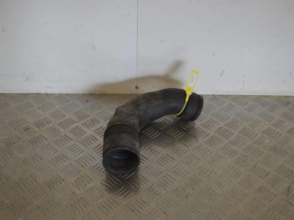 Патрубок воздушного фильтра