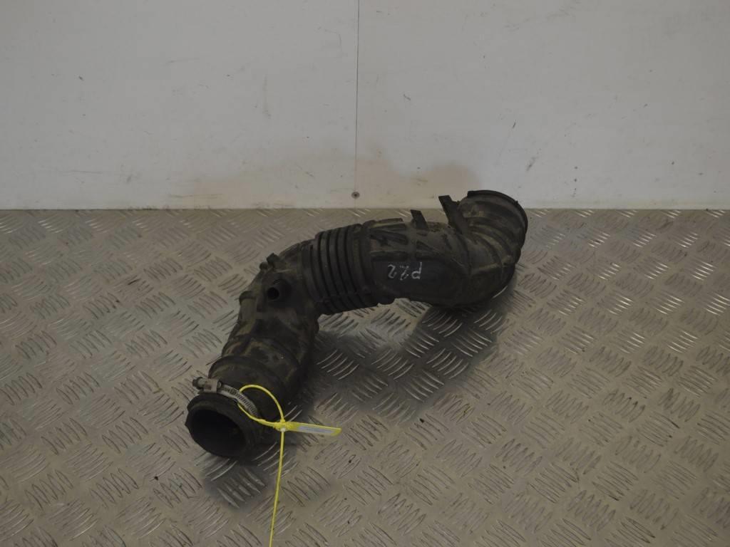 Патрубок воздушного фильтра