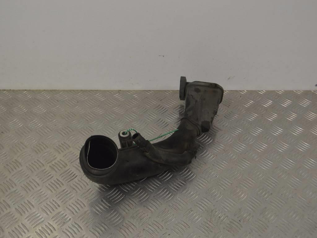 Патрубок воздушного фильтра