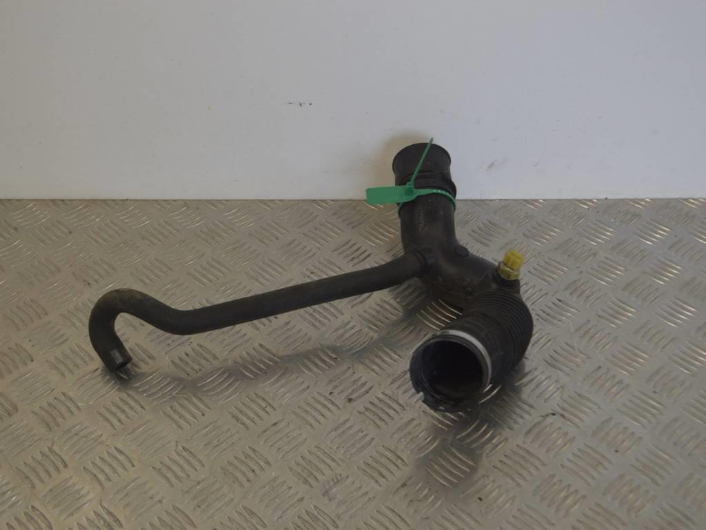 Патрубок воздушного фильтра