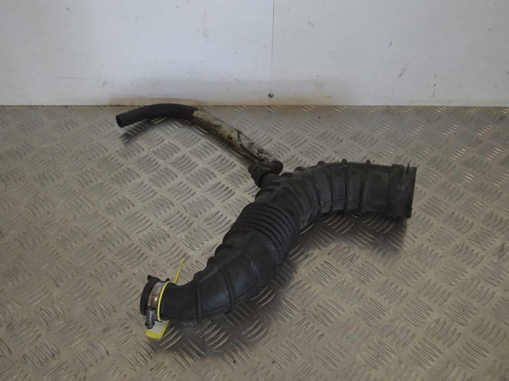 Патрубок воздушного фильтра