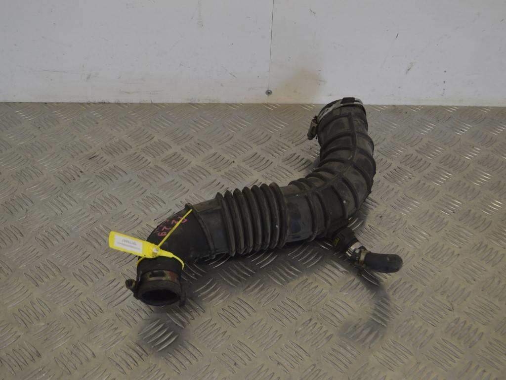 Патрубок воздушного фильтра