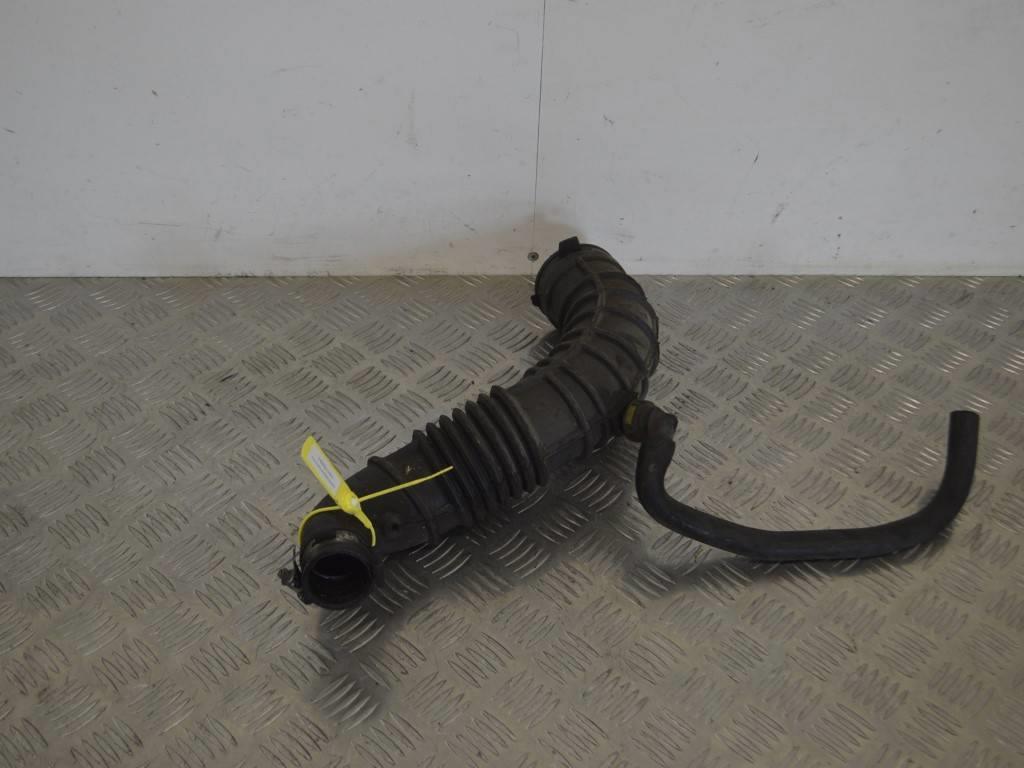 Патрубок воздушного фильтра