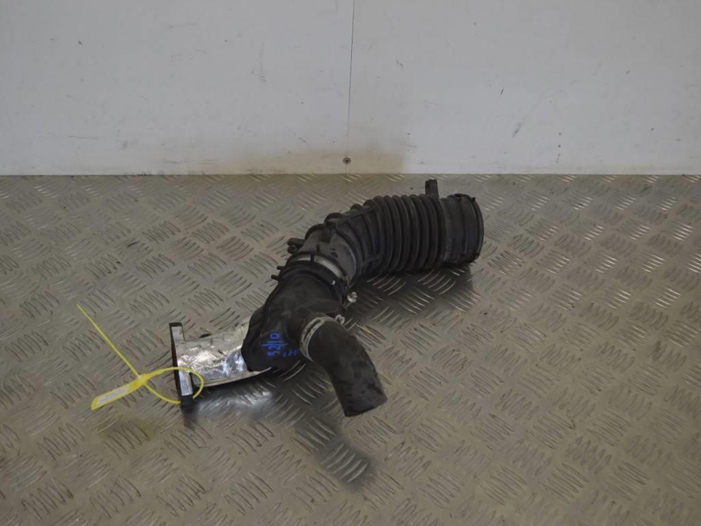 Патрубок воздушного фильтра Renault Megane 3 (2008-2019) 165763328R, 165750686R