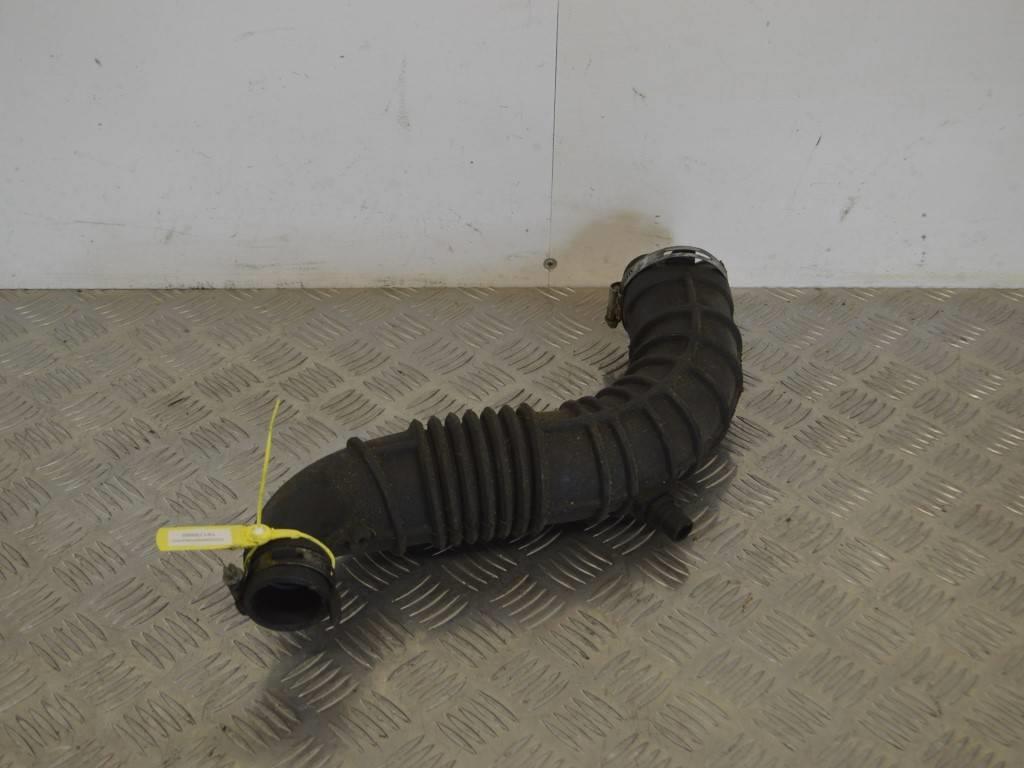 Патрубок воздушного фильтра