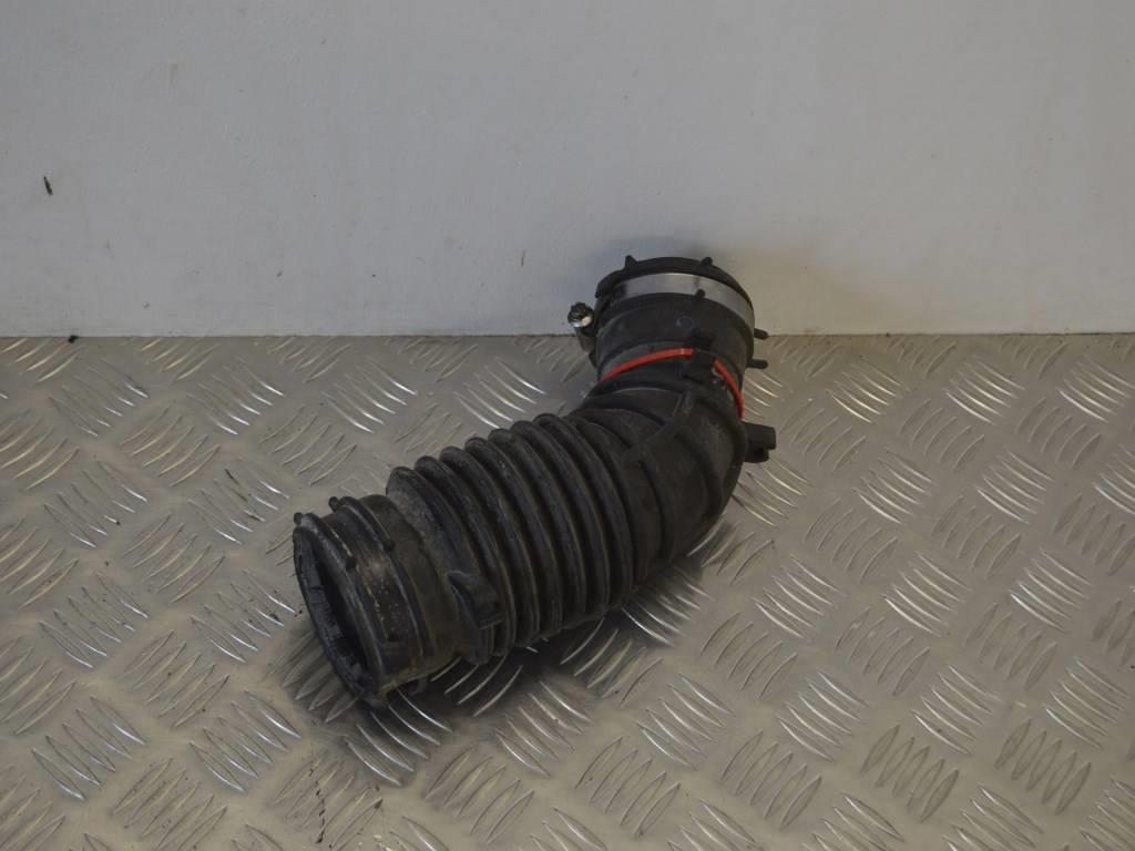 Патрубок воздушного фильтра Renault Scenic 3 (2008-2015) 165750686R