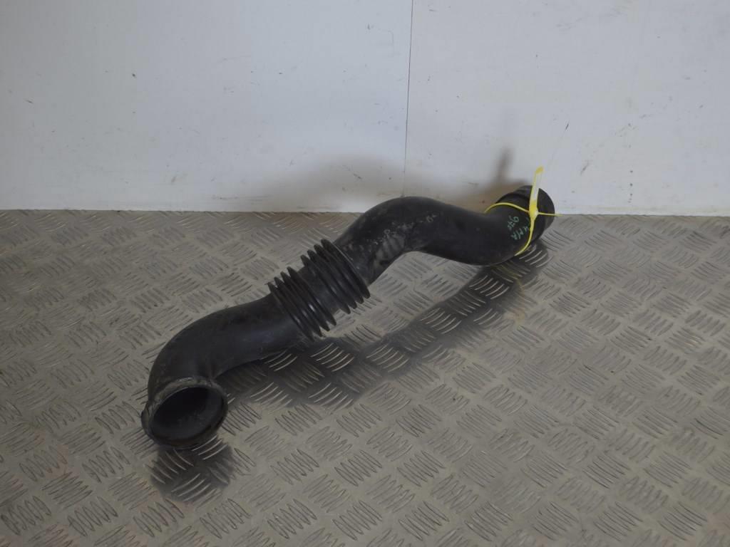 Патрубок воздушного фильтра