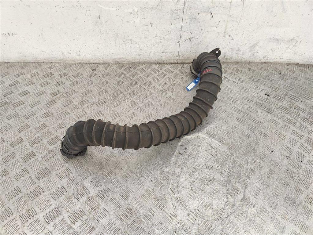 Патрубок воздушного фильтра