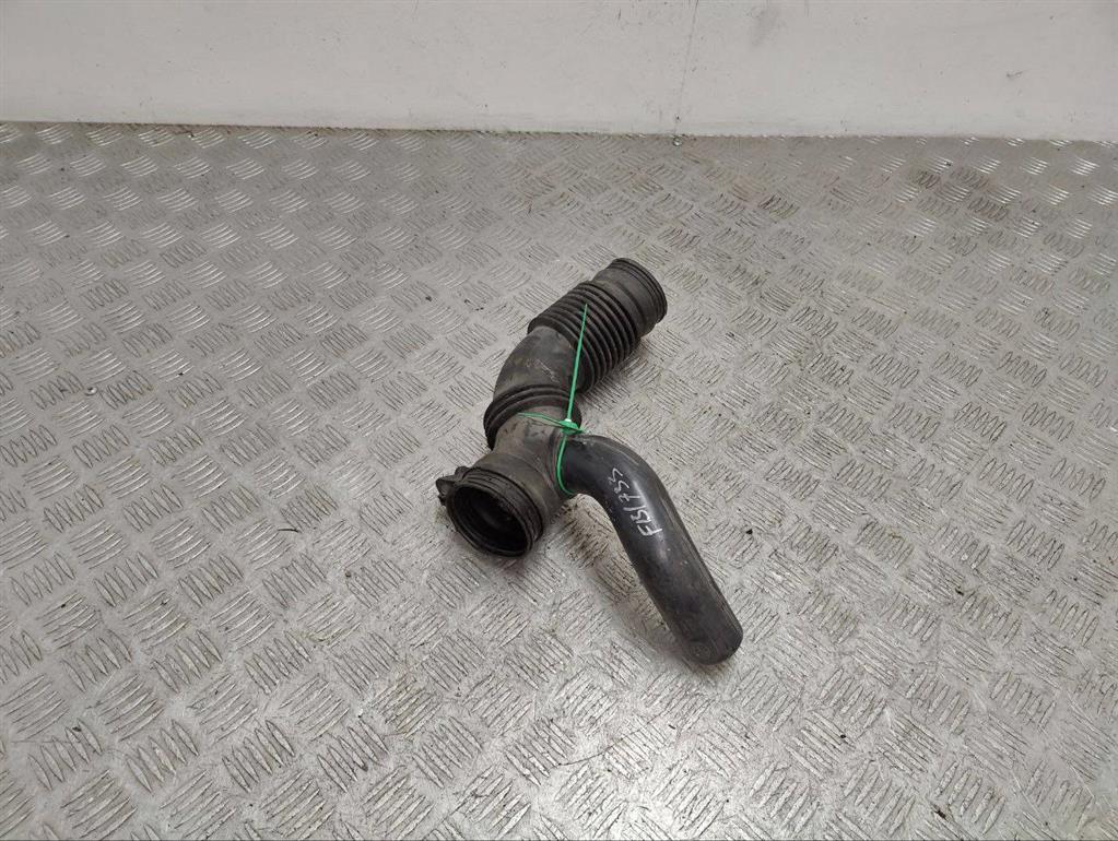 Патрубок воздушного фильтра