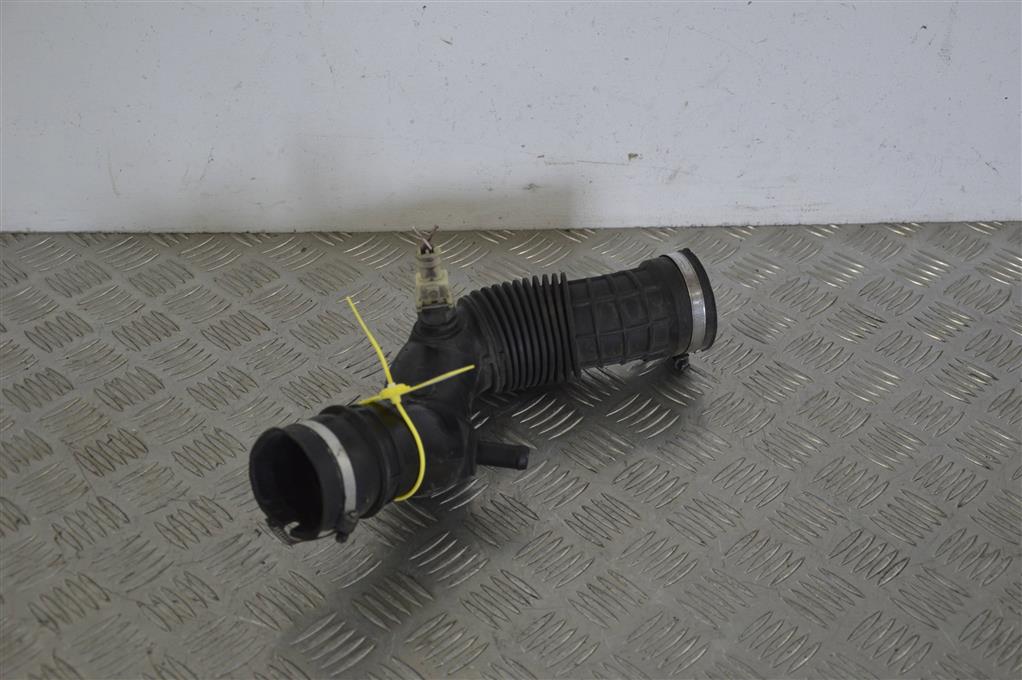 Патрубок воздушного фильтра