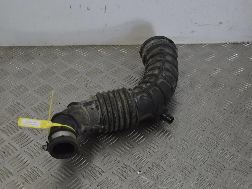 Патрубок воздушного фильтра