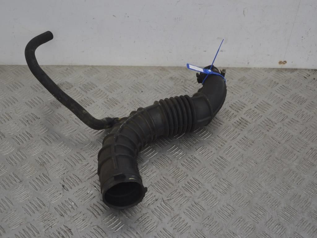 Патрубок воздушного фильтра