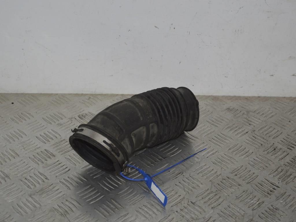 Патрубок воздушного фильтра