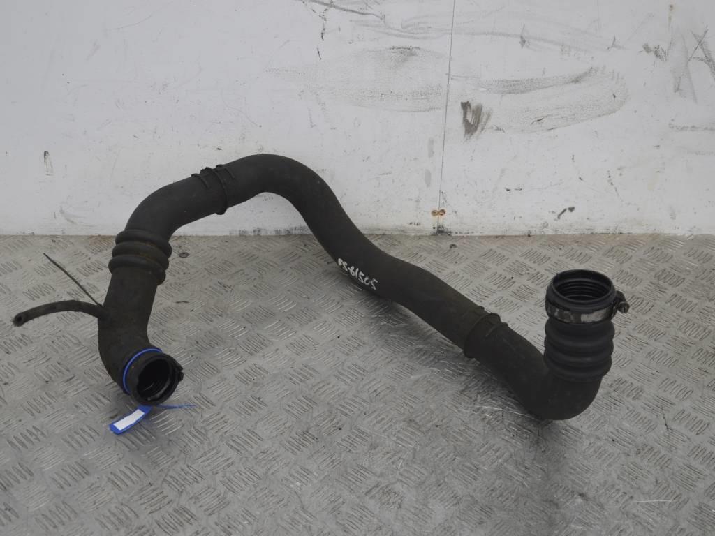 Патрубок воздушного фильтра