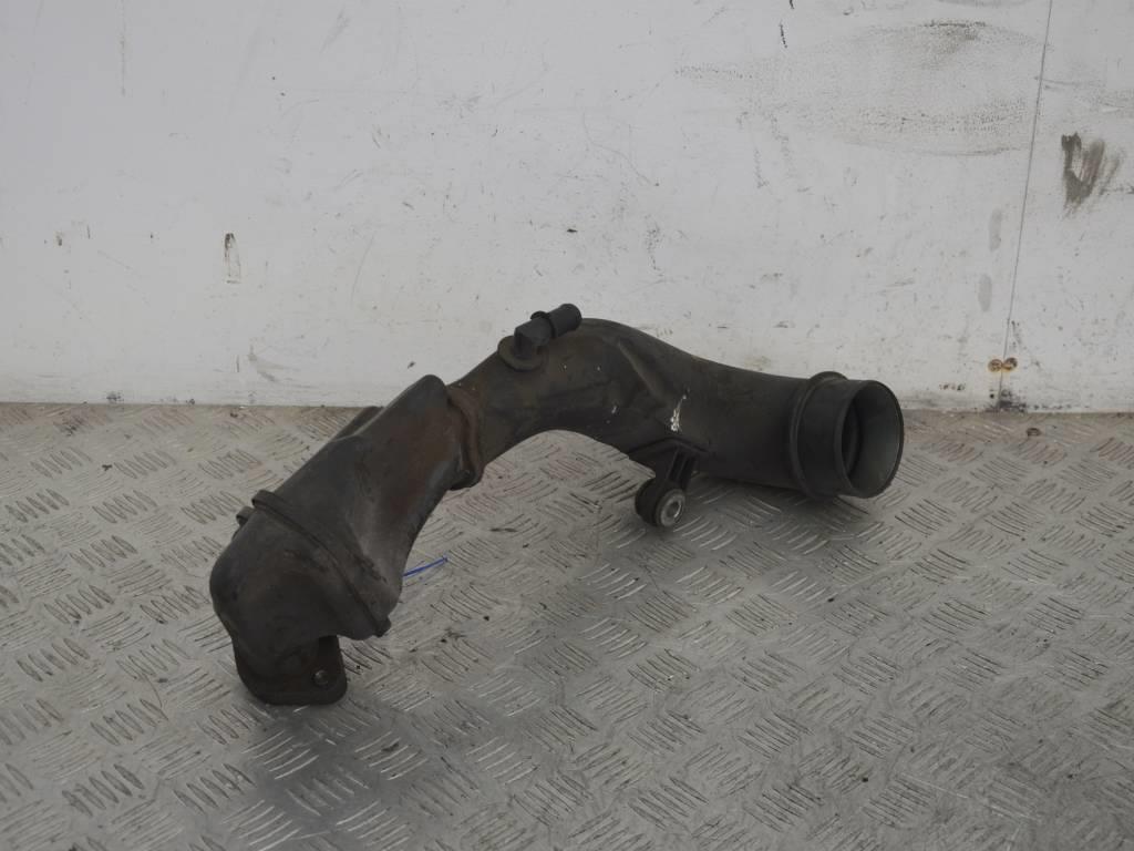 Патрубок воздушного фильтра