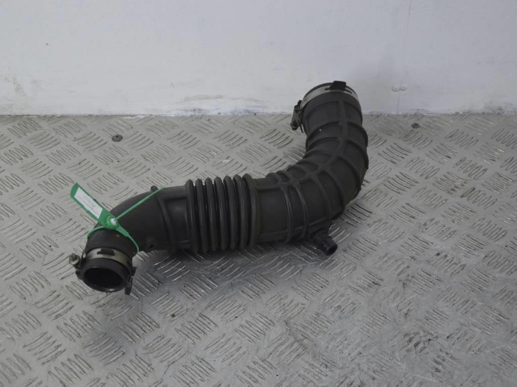 Патрубок воздушного фильтра