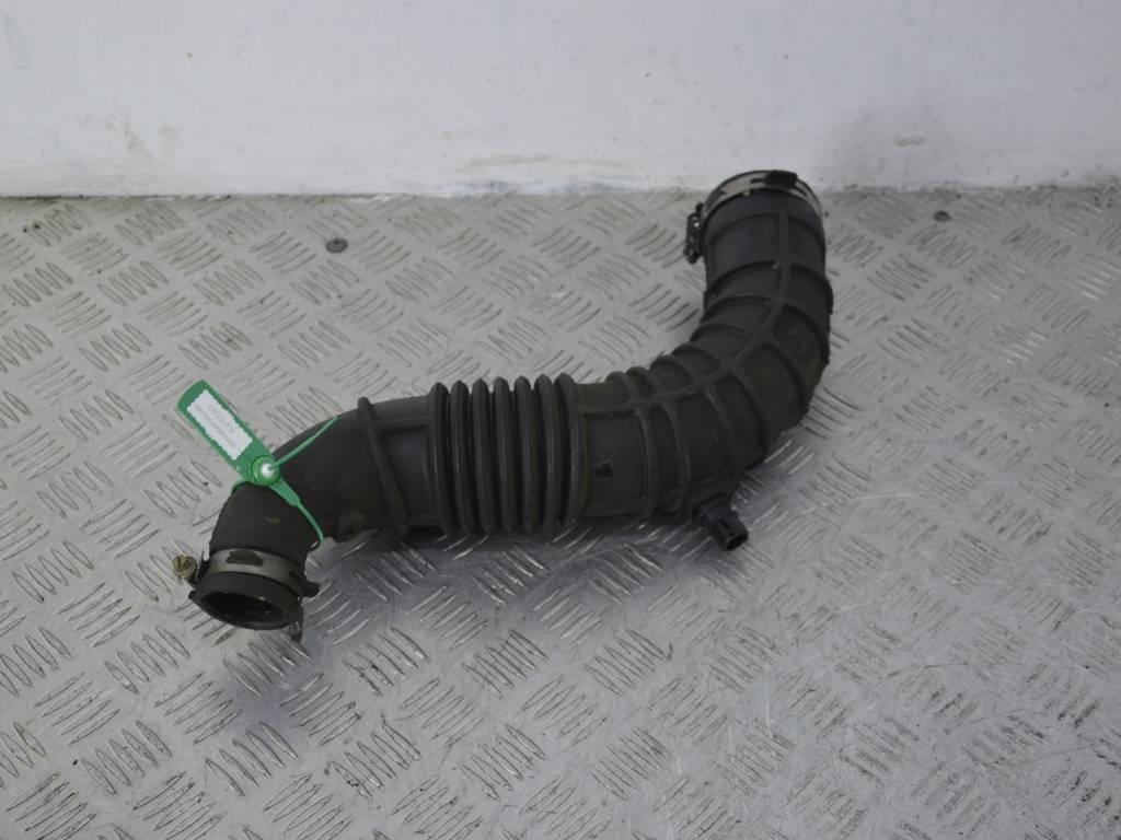 Патрубок воздушного фильтра