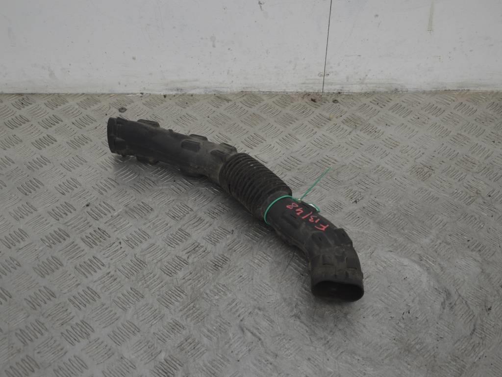 Патрубок воздушного фильтра