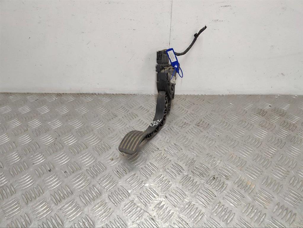 Педаль газа