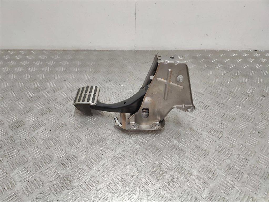 Педаль тормоза