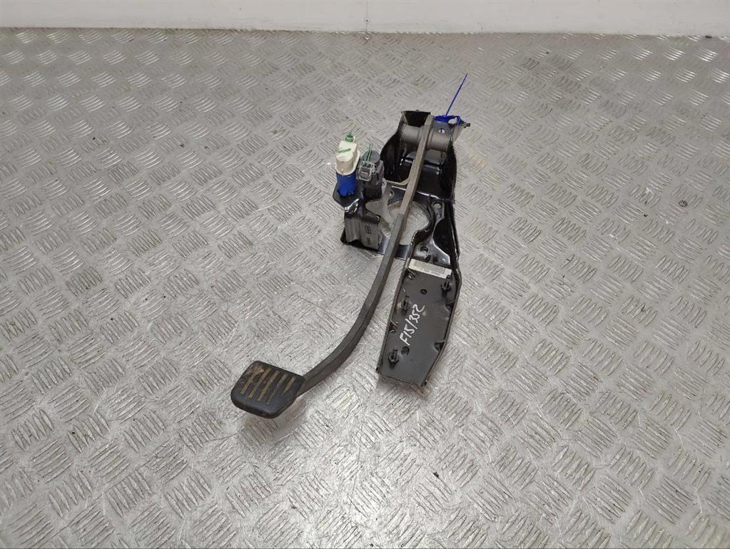 Педаль тормоза