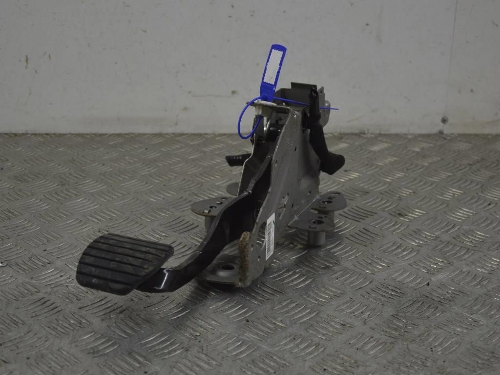 Педаль тормоза