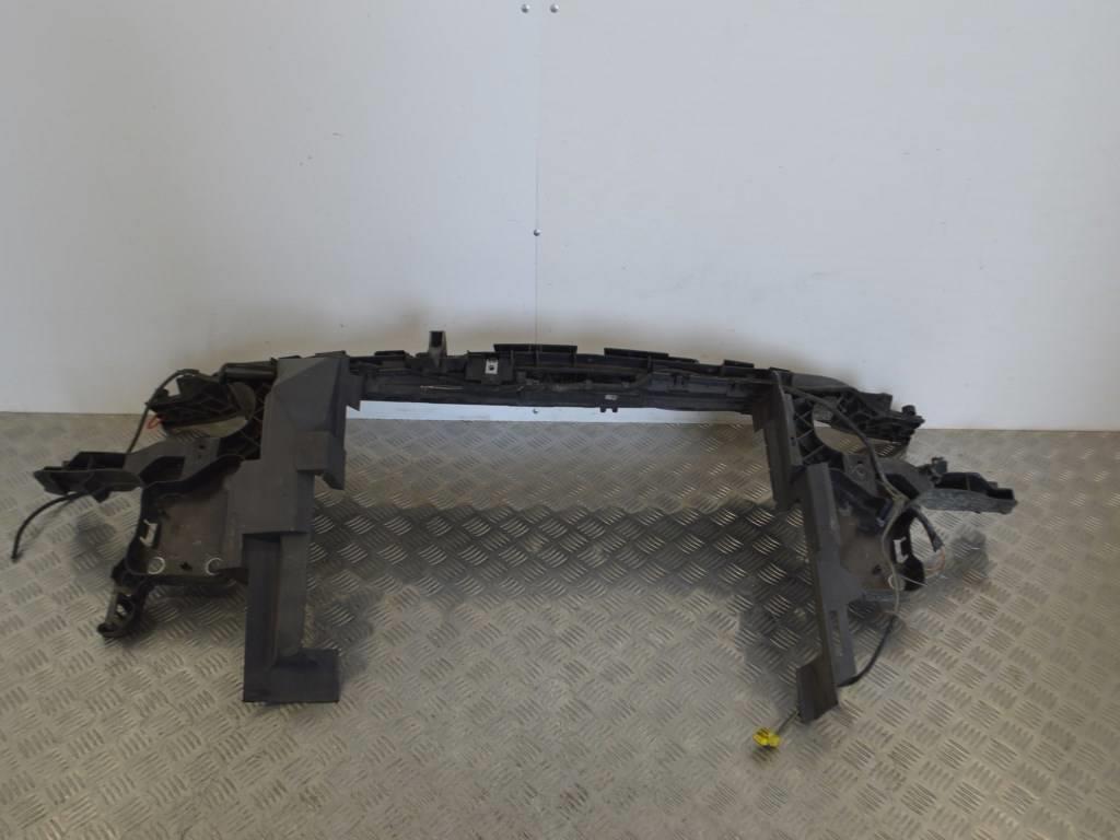 Передняя панель крепления облицовки (телевизор) Renault Megane 2 (2002-2008)