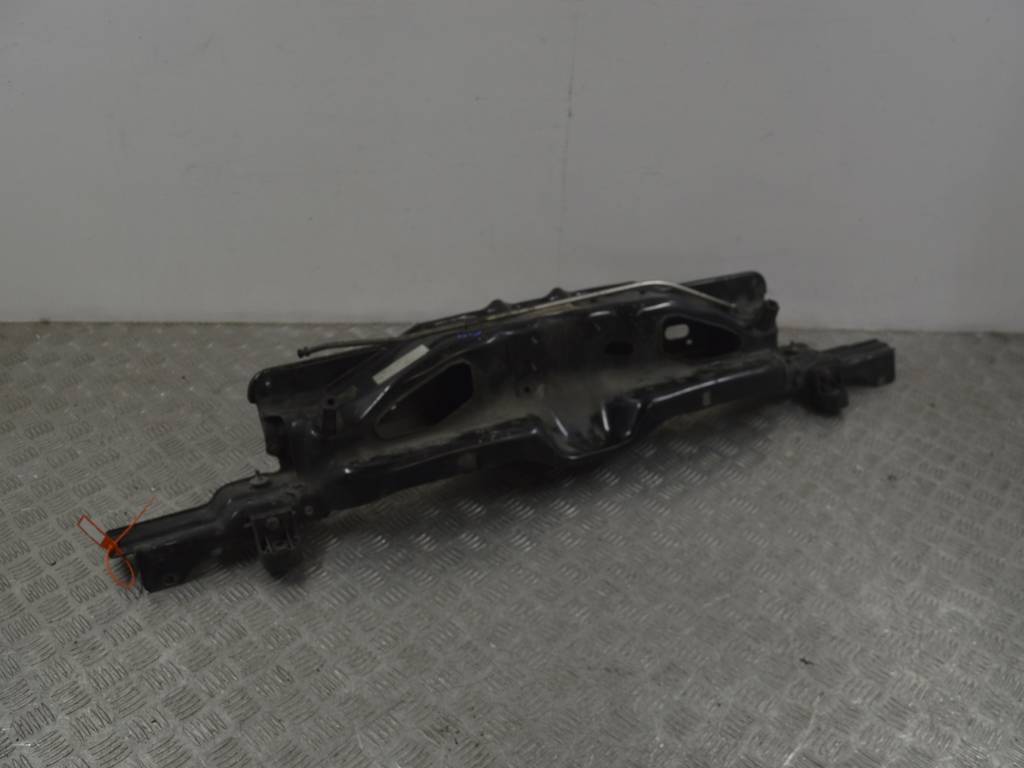 Передняя панель крепления облицовки (телевизор)