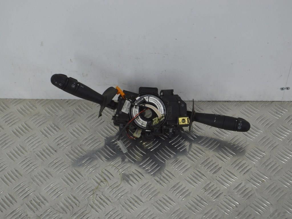 Переключатель подрулевой (стрекоза) Renault Kangoo 1 (1997-2007) 8200379526