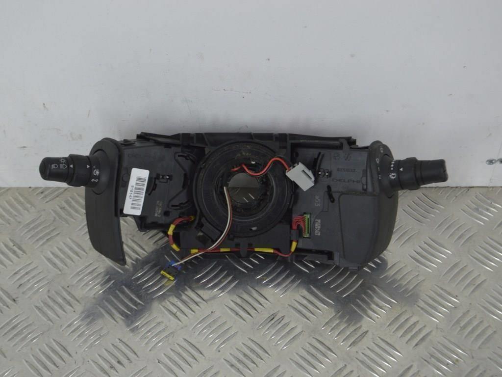 Переключатель подрулевой (стрекоза) Renault Kangoo 2 (2007-2019) 8200475564