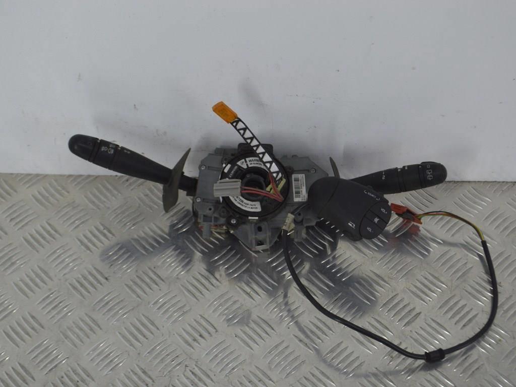 Переключатель подрулевой (стрекоза) Renault Scenic 1 (1996-2003) 7700428202