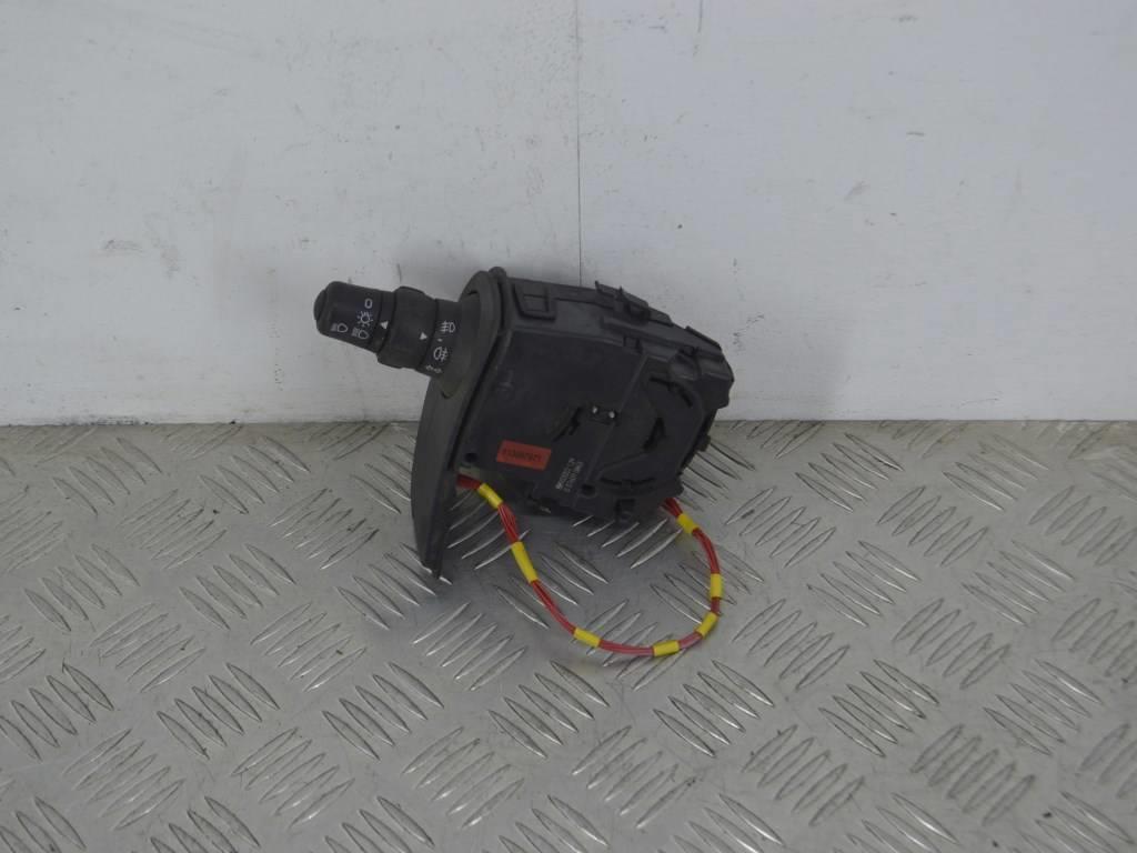 Переключатель поворотов Renault Kangoo 2 (2007-2019) 88102002129