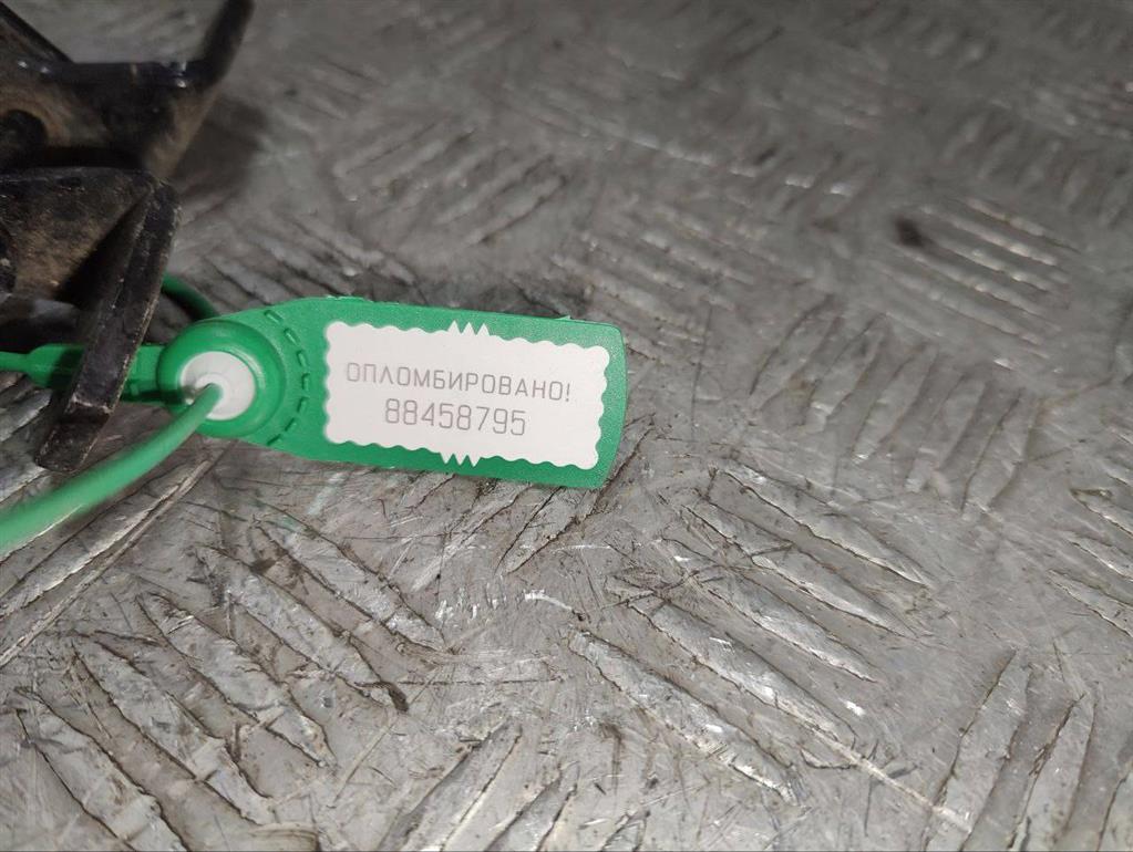 Петля двери передней левой