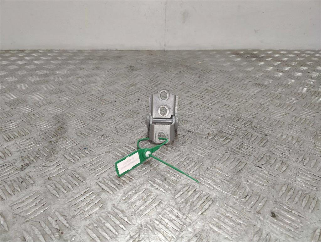 Петля двери передней