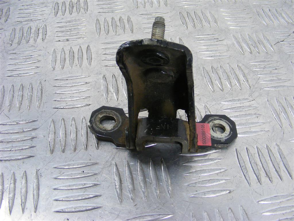 Петля двери