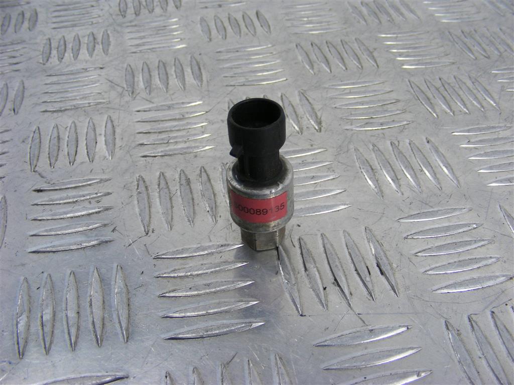 Петля двери