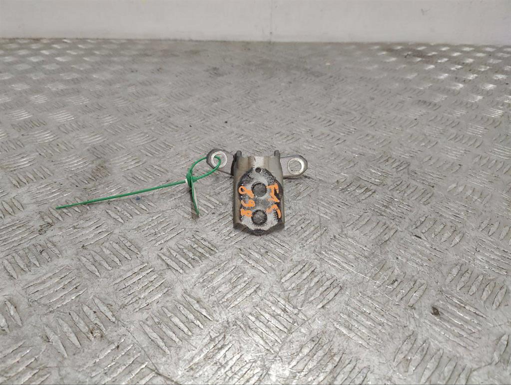 Петля двери