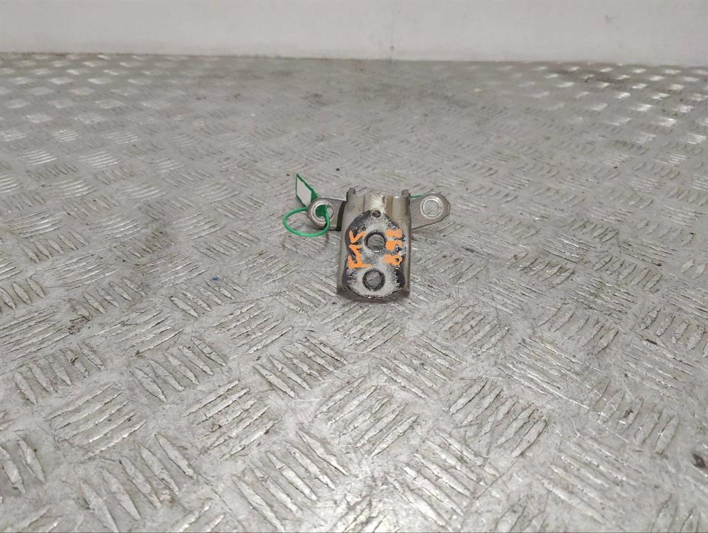 Петля двери