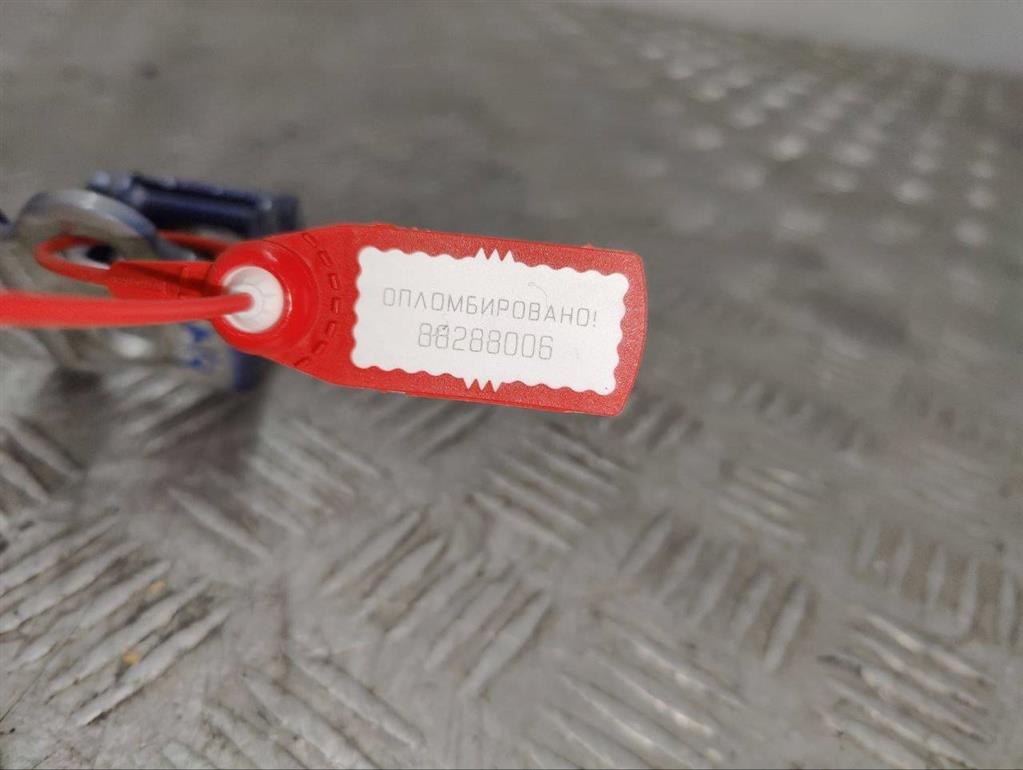 Петля двери