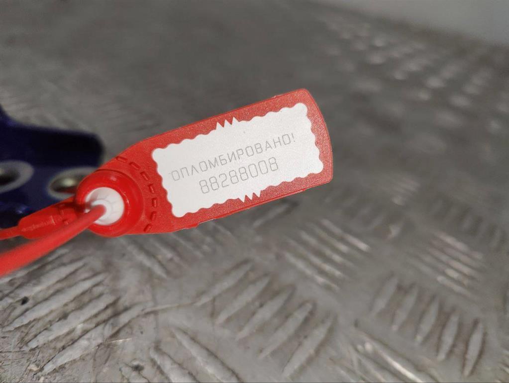 Петля двери