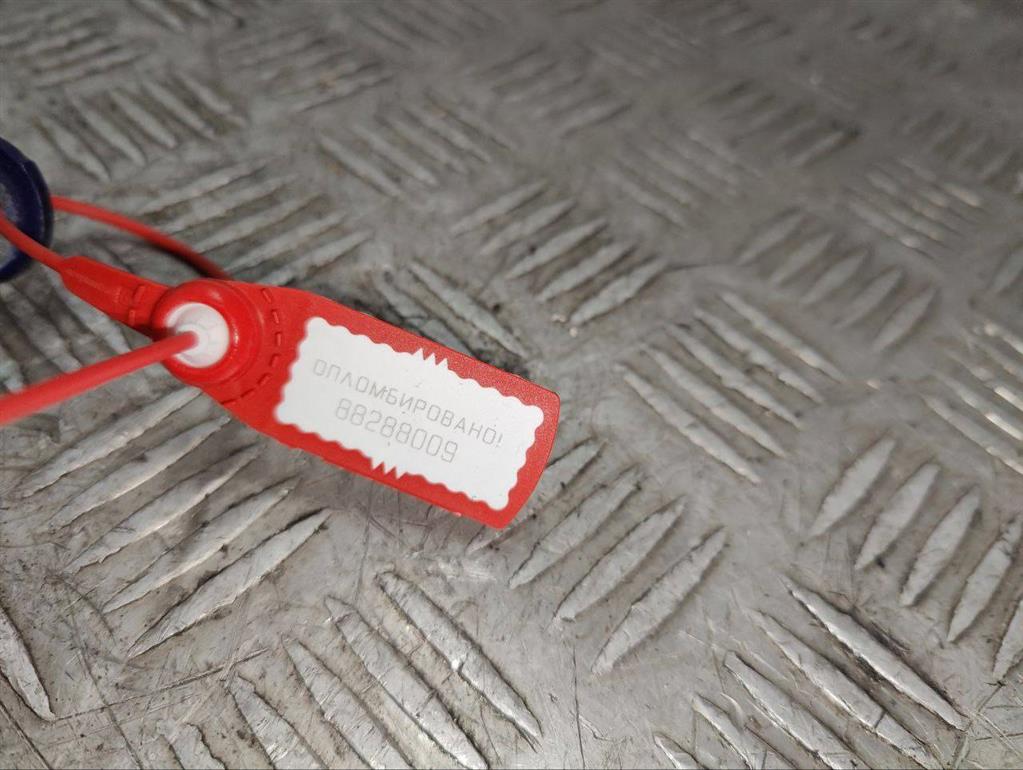 Петля двери