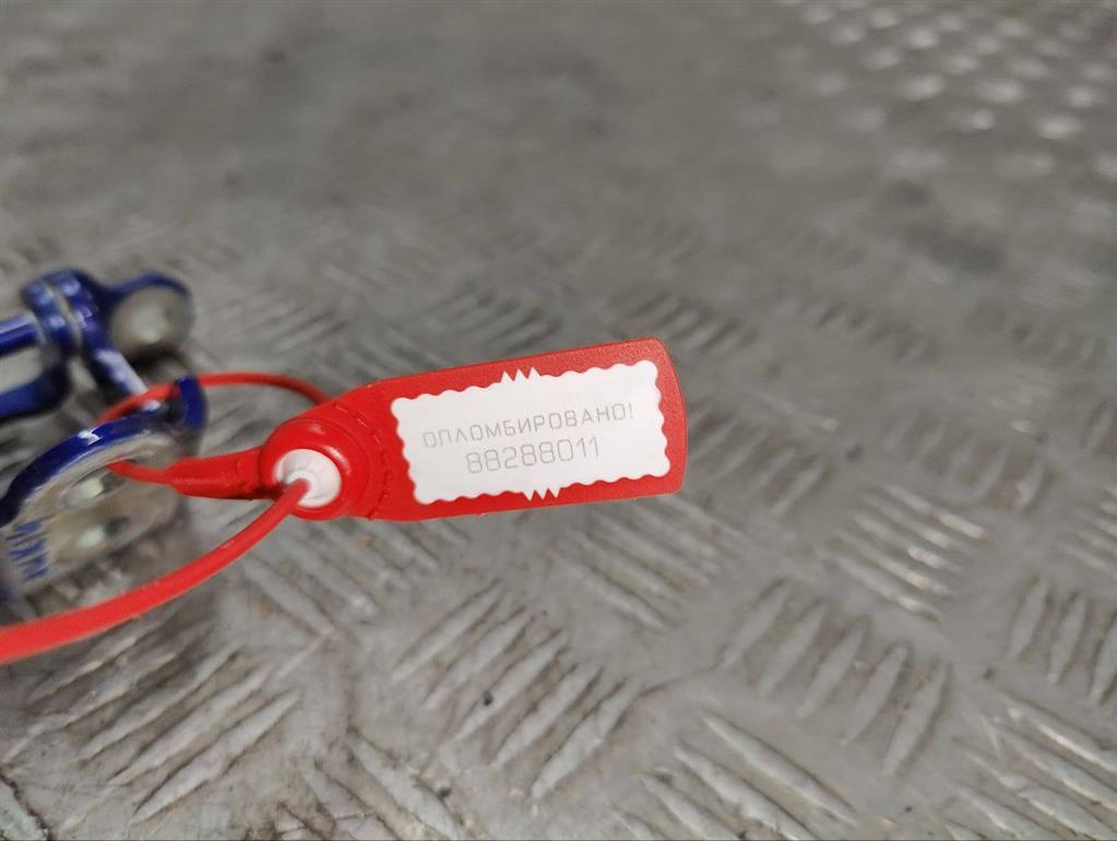 Петля двери