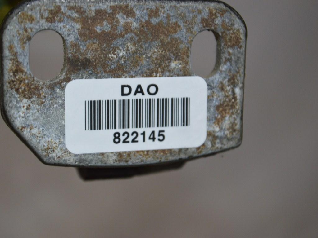 Петля двери