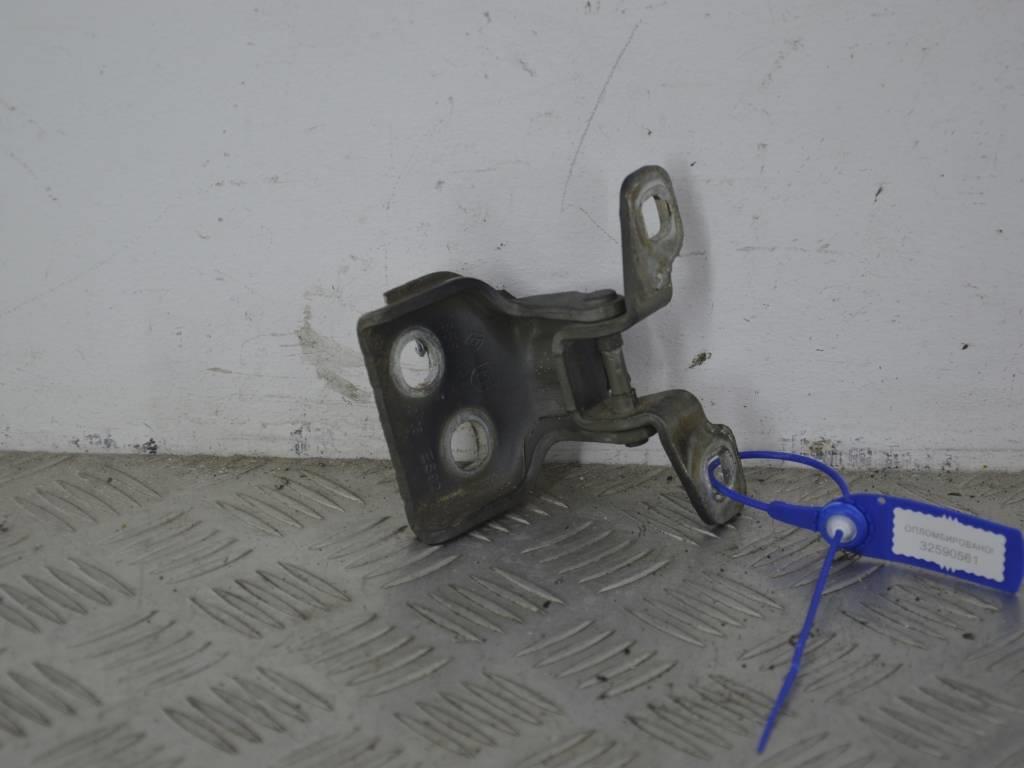 Петля двери