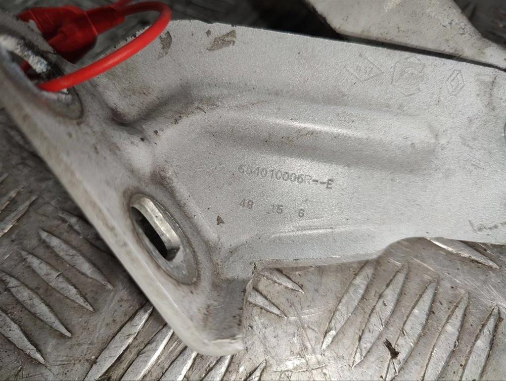 Петля капота левая