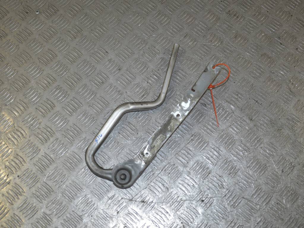 Петля капота левая